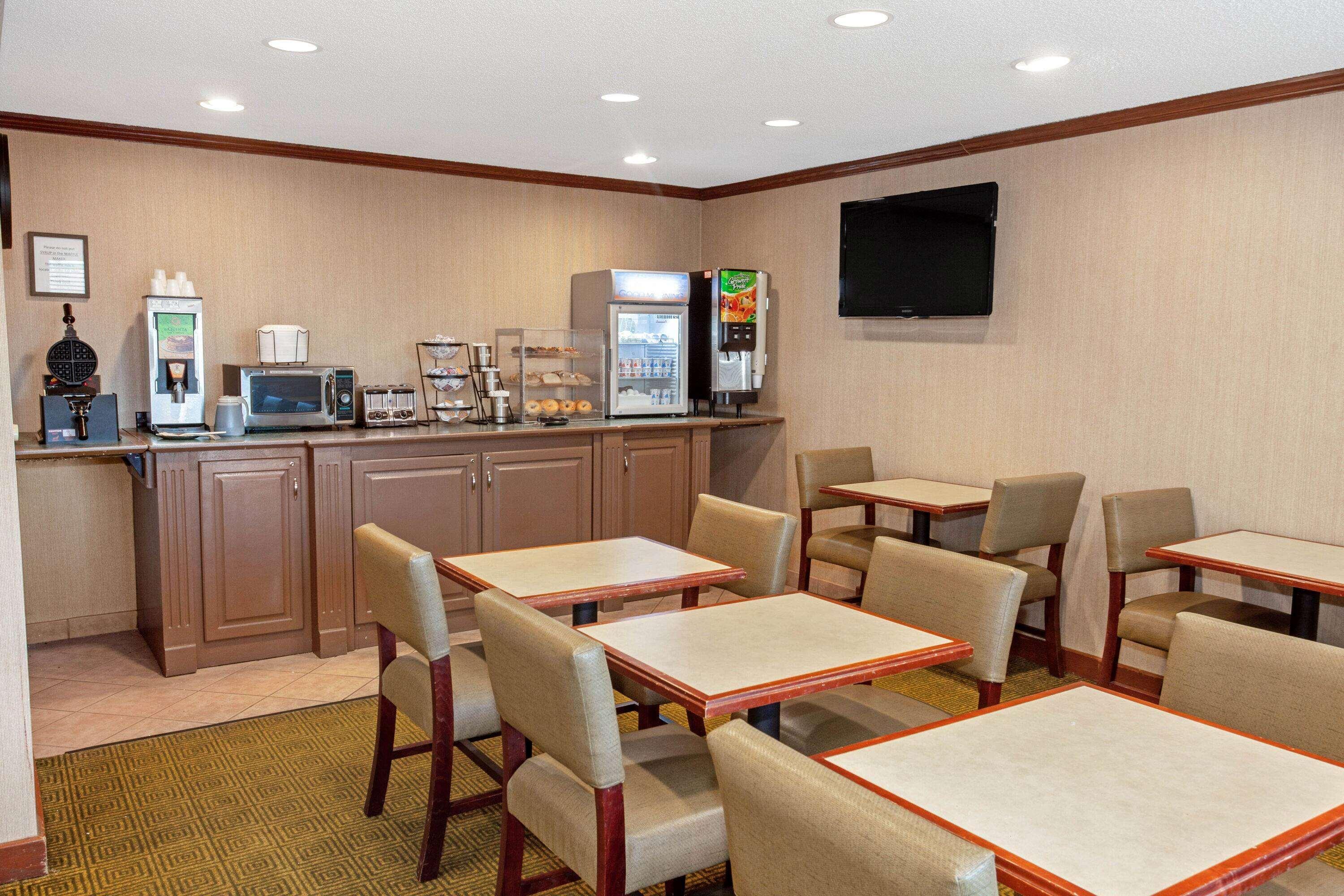 Hotel La Quinta By Wyndham Stevens Point Extérieur photo